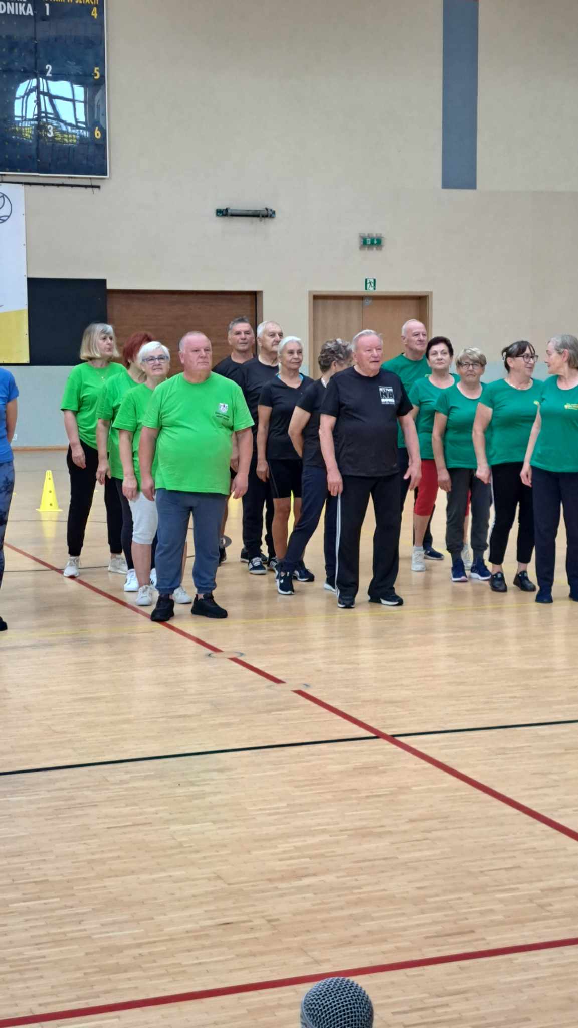 Seniorzy podczas przygotowań do konkurencji.