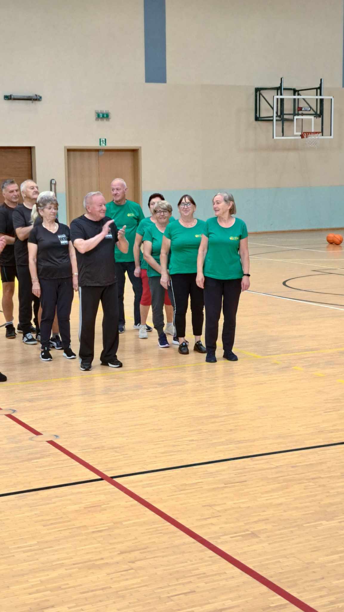 Seniorzy oczekujący na kolejną konkurencję